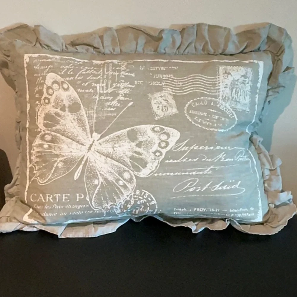NWOT. Set of 2 Butterfly Print Decorative Pillows.